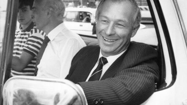 The bizarre offer reveals fresh links between Roger Rogerson and the murder of the country’s most notorious gun for hire. 