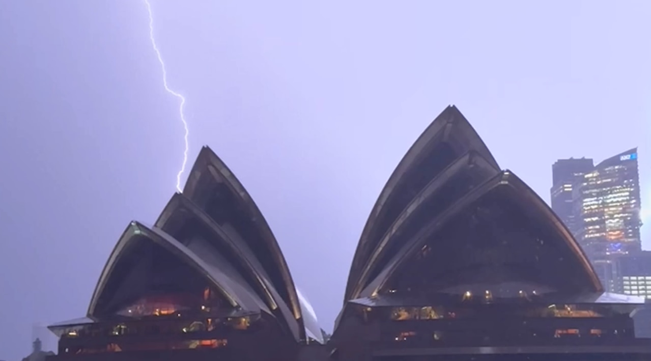 Stunning footage of lightning near Opera House