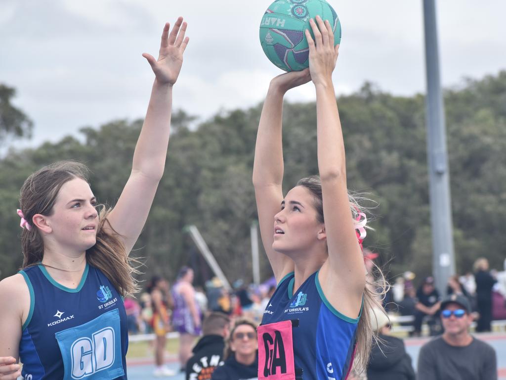 On court at the Cap Coast Junior Netball Carnival at the Barmaryee Multi Sports Precinct, Yeppoon, on August 11, 2024. Photo: Pam McKay