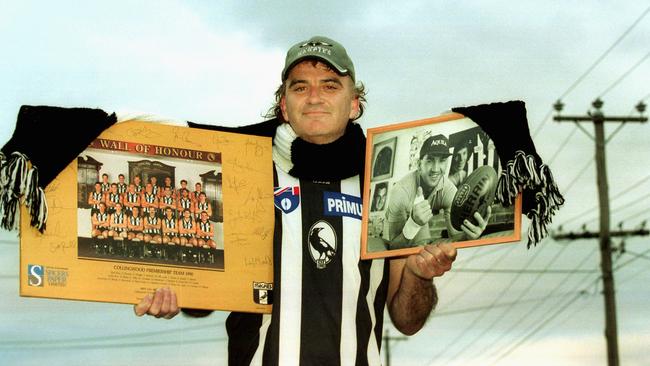 Joffa shows off his Collingwood passion back in 2002.