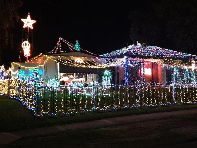 Oberon Drive, Carrum Downs - A lot of lights - 500,000-plus