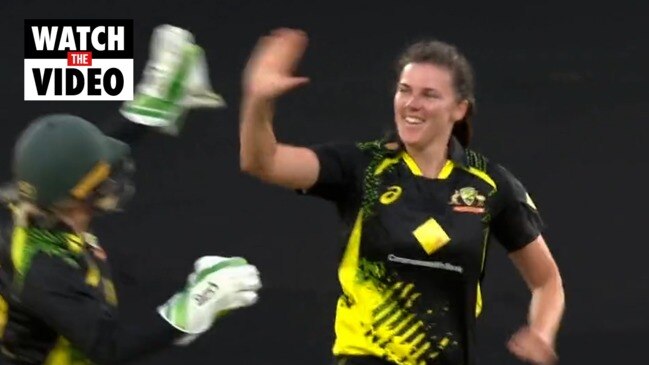 Tahlia McGrath dominates Ashes series opener (FOXSPORT)