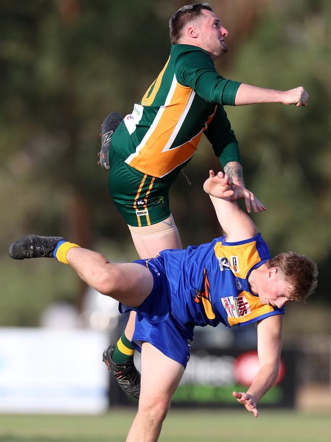 Jye Borg, of Murchison-Toolamba, spoils Zac Groombridge, of the Shepparton East Eagles. Picture Yuri Kouzmin