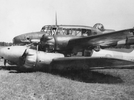 Len Fuller plane collision. Two Avro Ansons locked together in mid-air and trainee RAAF pilot landed both in 1940.