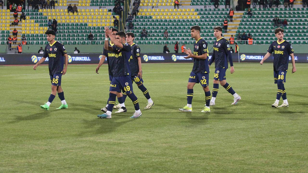 Fenerbahce fielded an under-19 team for the Turkish Supercup final against Galatasaray. (Photo by Demiroren News AAgency / DHA (Demiroren News Agency) / AFP)