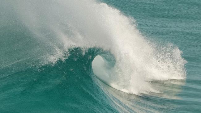 Straddie wave. Picture: Meg Forbes