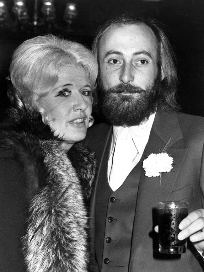 Farnham’s first manager, Darryl Sambel, with Jeanne Sell at Farnham’s wedding to Jillian in 1973.