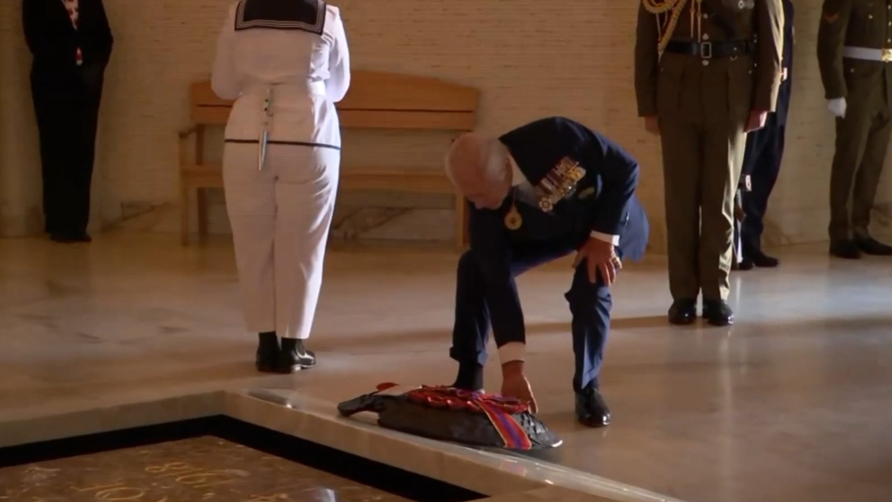 King Charles and Queen Camilla lay wreaths at the Australian War Memorial