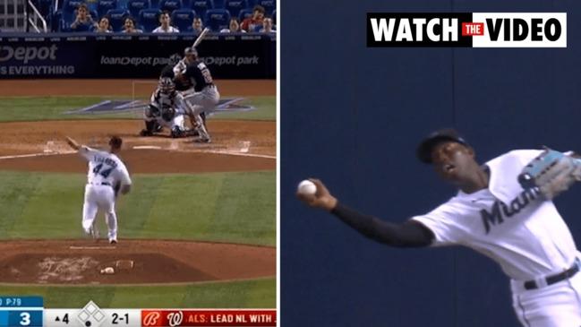 Baseball outfielder Jesus Sanchez makes wild barehanded catch