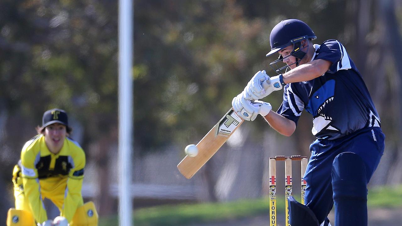 Tyson Windus keeps for Torquay against Manifold Heights at Spring Creek Reserve in October, 2017. Picture: Yuri Kouzmin