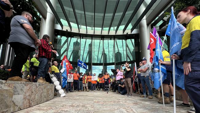 The CFMEU have rallied out 1 William St in Brisbane's CBD.