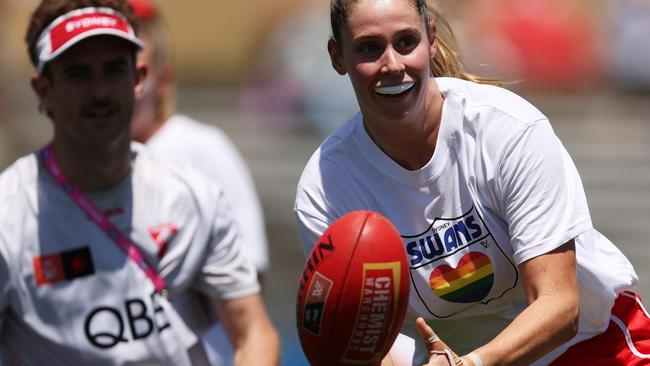 Alice Mitchell of the Sydney Swans warming up during round nine of the AFLW season. Photo: Matt King/Getty Images