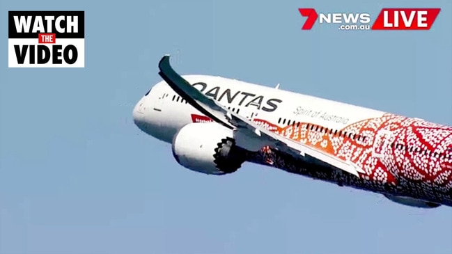 Qantas 'flight to nowehere' takes off (7 News)