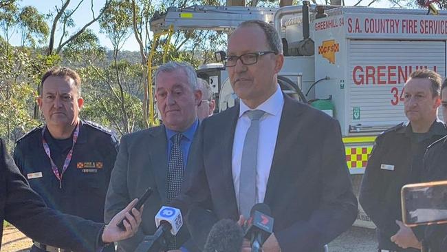 CFS chief Mark Jones with Emergency Services Minister Corey Wingard. Photo: SA Liberal Party/Twitter.