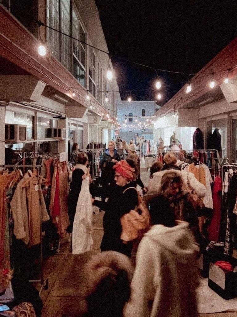 The preloved markets held at the Laneway on Woongarra set the stage for the idea of a handmade market in the Laneway.