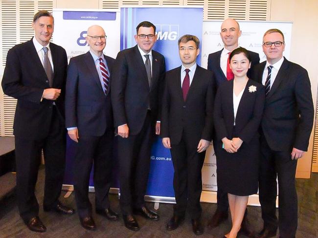 Premier Daniel Andrews with Jean Dong and other participantsin an event hosted by ACBRI. Supplied