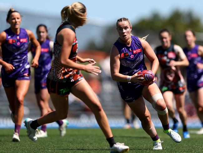 Aisling McCarthy on the move for Fremantle.