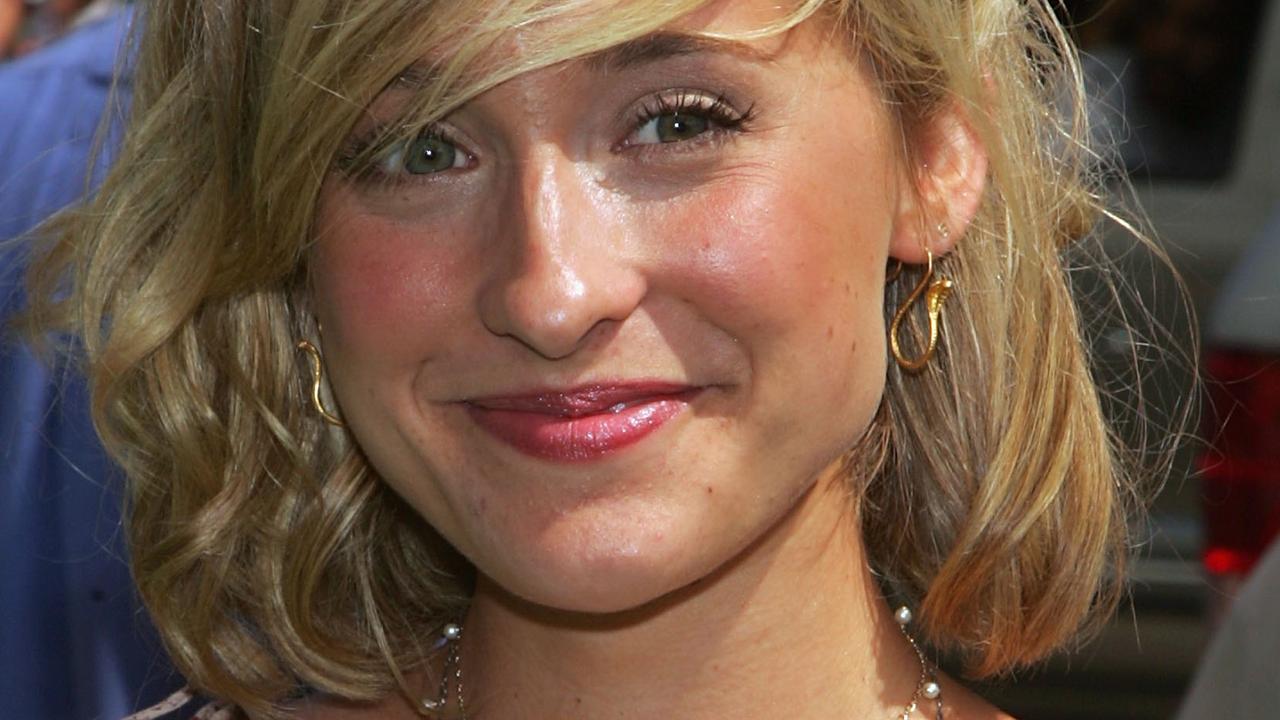 Who Is Allison Mack How Smallville Actress Became Nxivm Sex Cult Recruiter Gold Coast Bulletin