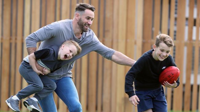 Former Carlton star Andrew Walker has been using the breakthrough treatment for a chronic knee condition. Picture: Alex Coppel