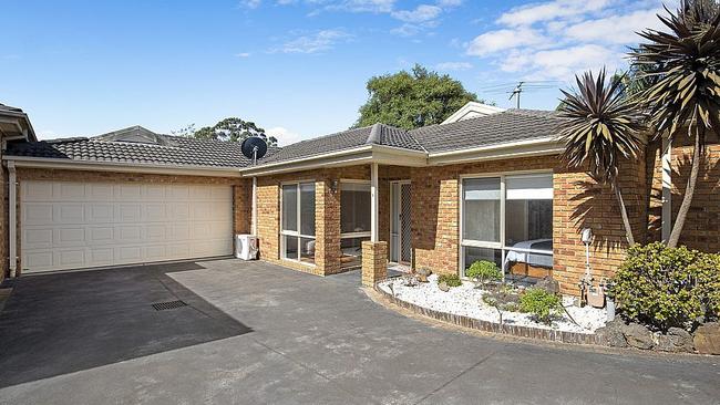 2/10 Jarrahdale Street, Cheltenham, sold for $1.0625m.