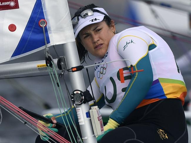 Australia's Ashley Stoddart sails during the Laser Radial Women sailing race on Marina da Gloria in Rio de Janerio during the Rio 2016 Olympic Games on August 8, 2016. / AFP PHOTO / WILLIAM WEST