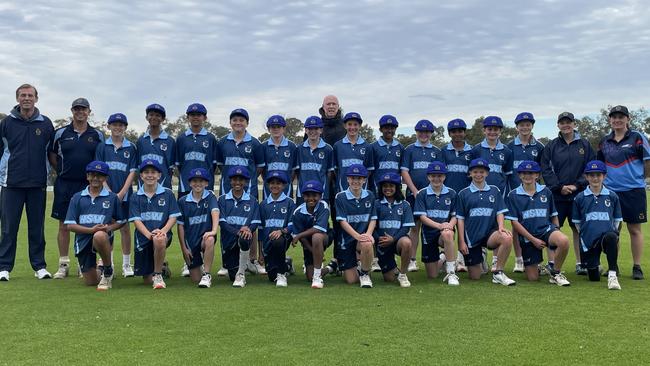 NSW PSSA U12 girls and boys cricket teams, Darwin, 2023. With former Test player Kerry O'Keeffe.