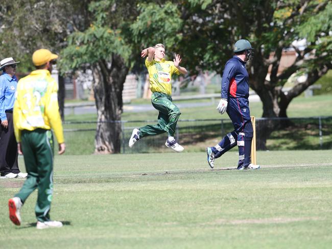 Queens vs. Surfers Paradise (batting)Ellis McCarthy.18 November 2023 Southport Picture by Richard Gosling