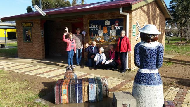 The Cummins Mosaic Group outside their humble toilet block — Judy Hurrell, Wendy Holman, Yvonne Laube, Liz Slater, Barb Fuller and Josie Hammond.