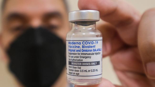 Queensland to axe Covid-19 vaccine mandates for healthcare workers (Photo by RINGO CHIU / AFP)