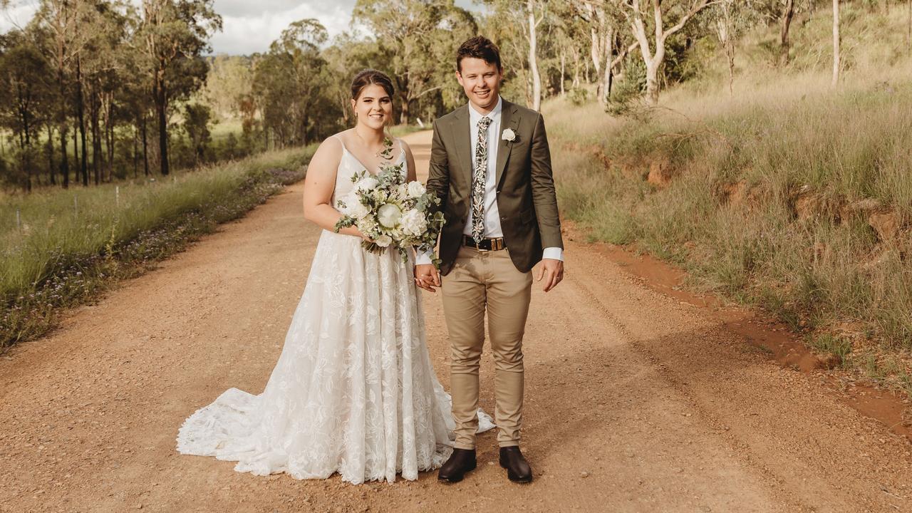 Sarah and Jordon Waters celebrated their wedding with family and friends at Reflections at Cooby on November 27, 2021. Photo: Tessa Cox Photography.