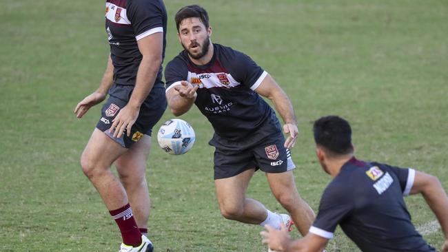 Ben Hunt needs to space to run the game for Queensland. Image: AAP Image/Glenn Hunt