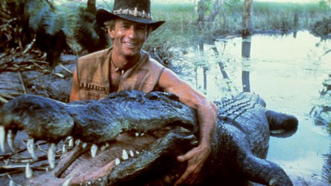 PAUL HOGAN & CROCODILE CROCODILE DUNDEE (1986)