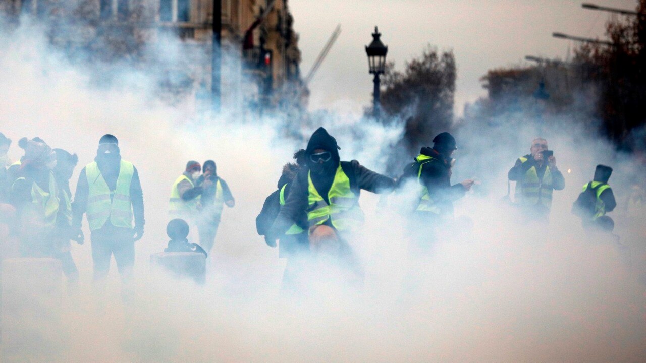 Hysteria hits Paris streets as protestors rally to topple Macron | news ...