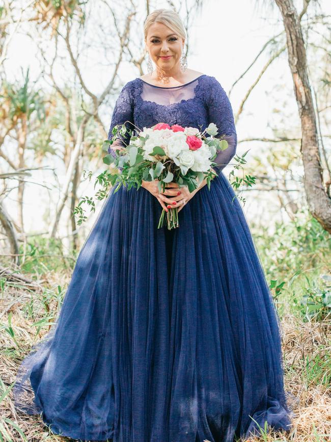 Natural beauty: Kelly Mathews walked down the aisle in blue, photography: Figtree Wedding Photography