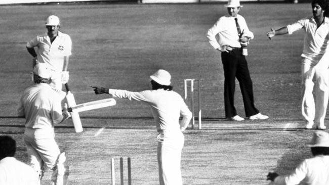 Javed Miandad points to the umpire after running out Rodney Hogg.