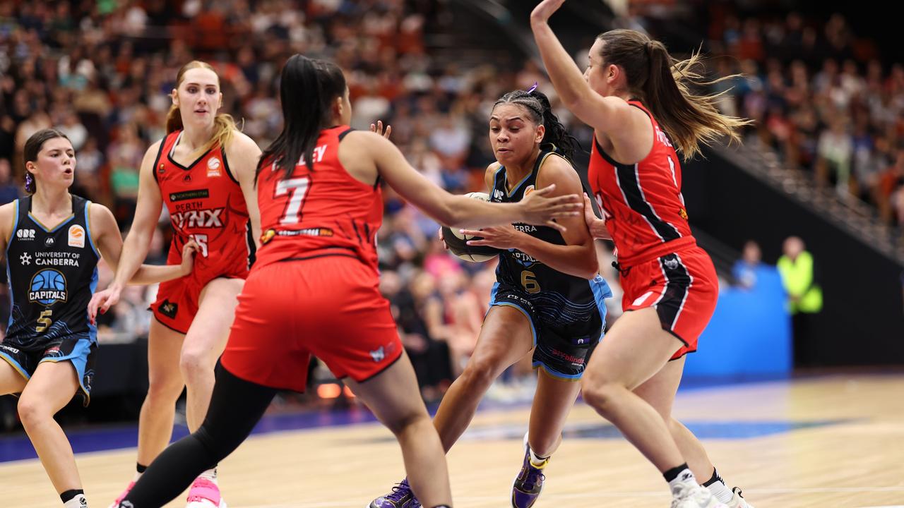 Shaneice Swain joins the ranks of Australians in the WNBA, drafted by the  Los Angeles Sparks - ABC News