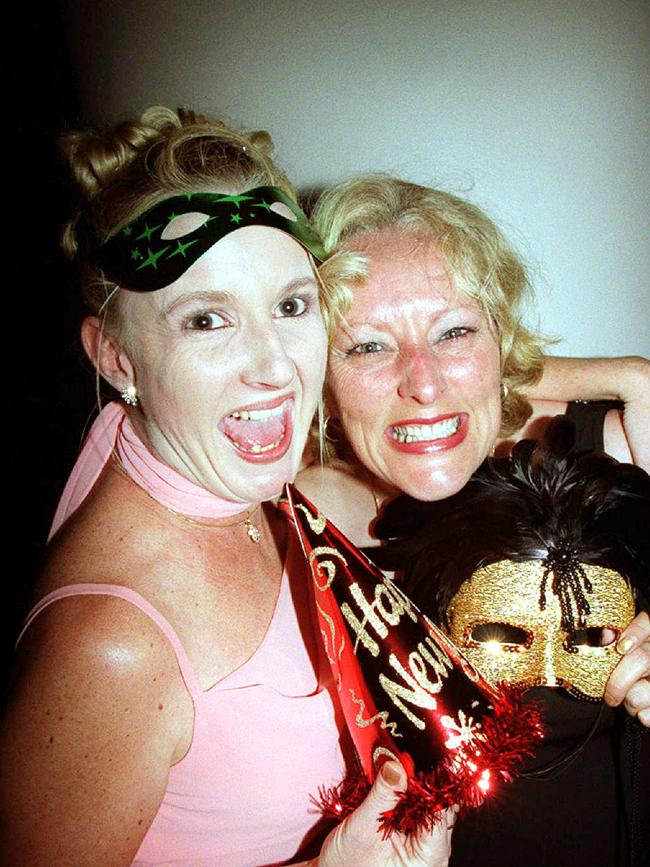 Brisbane /HILTON New Year's Eve 31 Dec 2001 : MICHELLE STEWART, DEBBIE THORBURN.