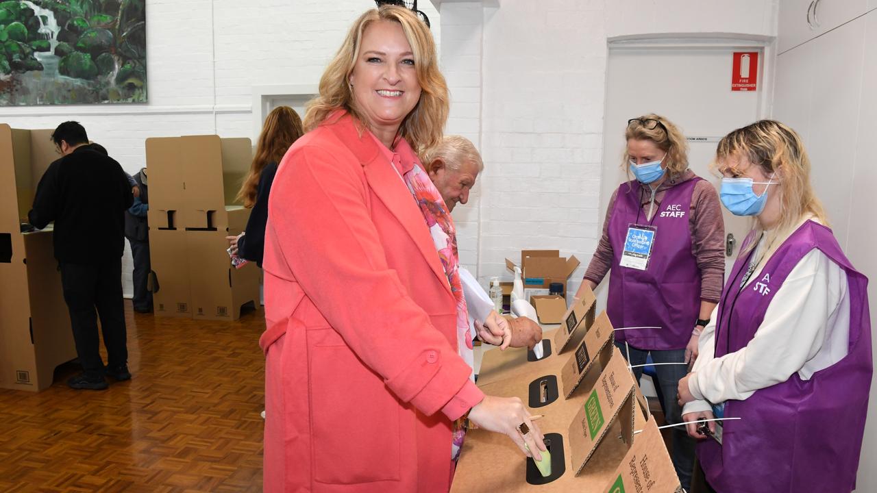 Kylea Tink casts her vote at Naremburn school. Picture: James D. Morgan/Getty