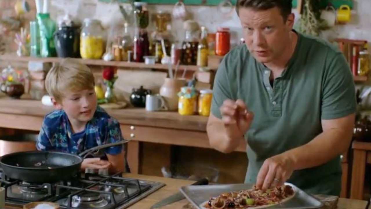 Jamie Oliver shocks viewers with bizarre grapes pizza topping | news ...