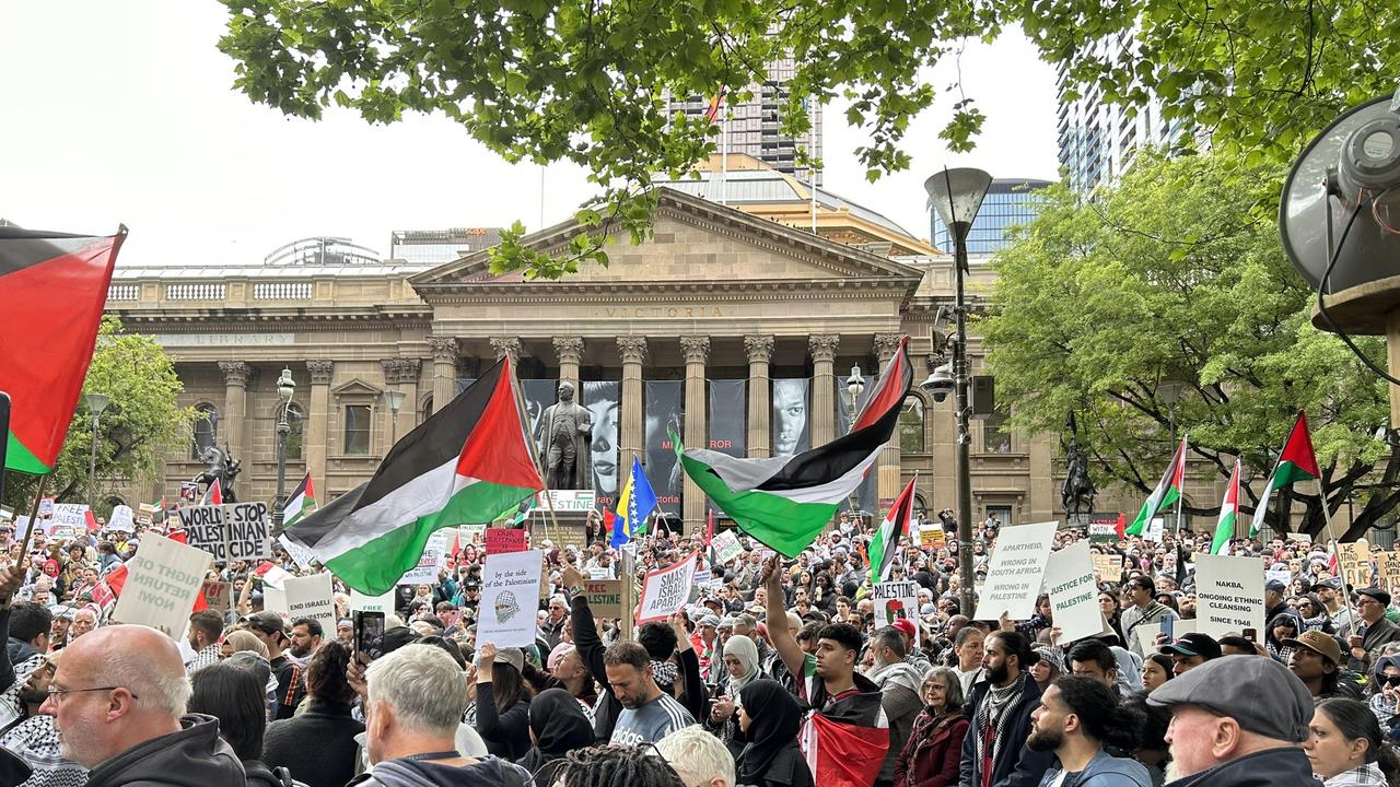 Plenty of Palestinian flags were seen flying in Melbourne. Pic by Robert Martin @Robert_Martin 72 on X (Twitter )