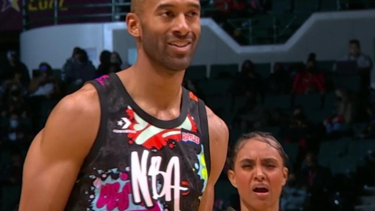 Myles Garrett goes off in NBA All-Star celebrity game