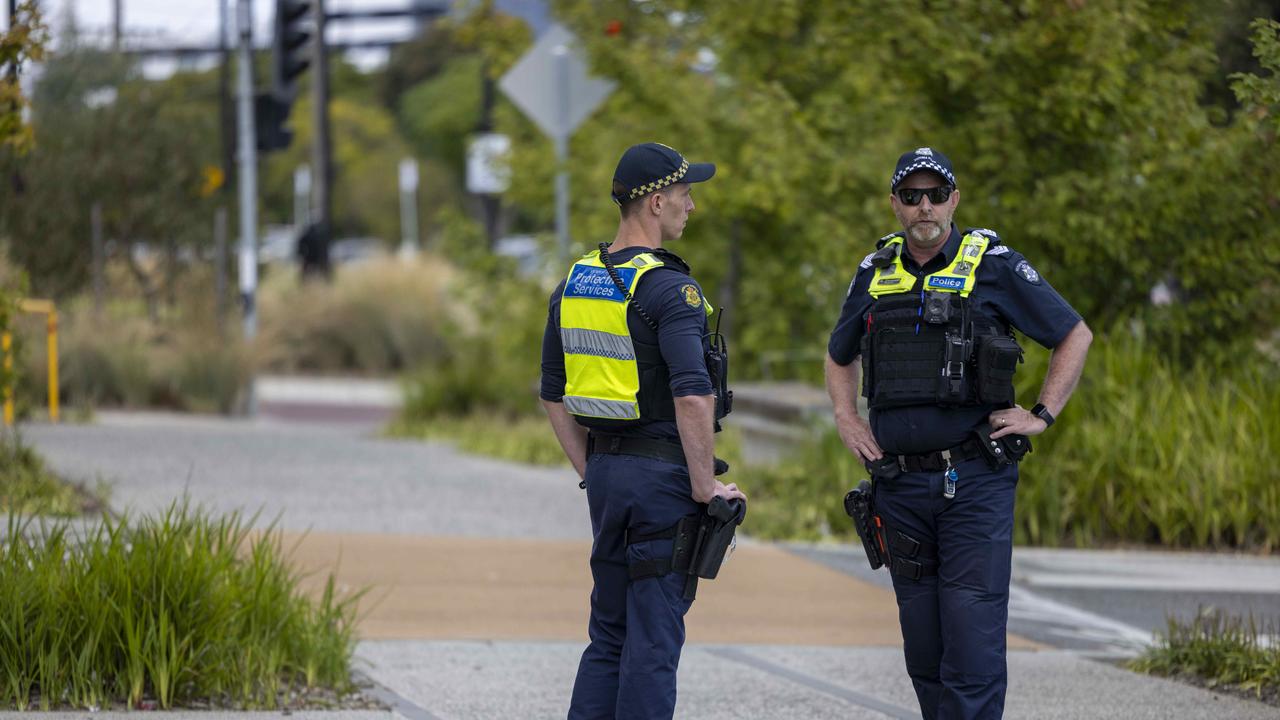 Police swarmed on the shopping centre in the regional town. Picture: NewsWire / Wayne Taylor