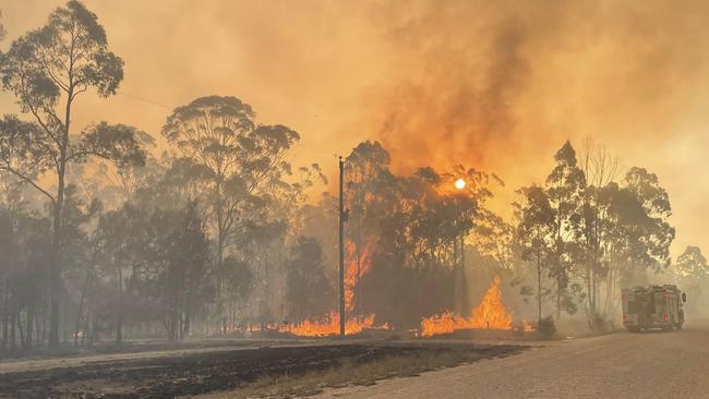 Residents flee near Montrose and Tara bushfires burn across Queensland - Photo Supplied Steve Whitehouse