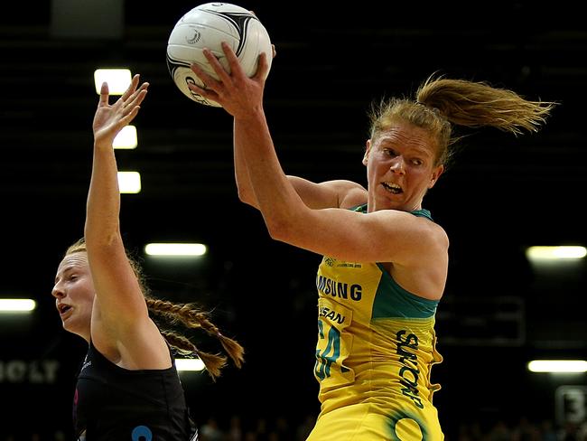 INVERCARGILL, NEW ZEALAND - SEPTEMBER 03:  Tegan Philip of Australia intercepts the ball  during the 2017 Quad Series match between the New Zealand Silver Ferns and the Australia Diamonds on September 3, 2017 in Invercargill, New Zealand.  (Photo by Dianne Manson/Getty Images)
