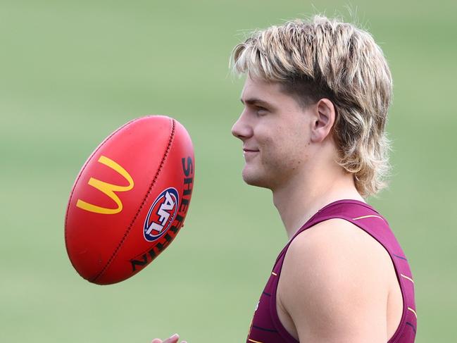 BRISBANE, AUSTRALIA - SEPTEMBER 17: Will Ashcroft during a Brisbane Lions AFL Training Session at Brighton Homes Arena on September 17, 2024 in Brisbane, Australia. (Photo by Chris Hyde/Getty Images)