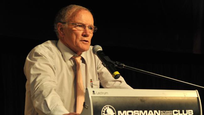 Dr. Stephen Ruff addressing a forum during the State Election in 2015.