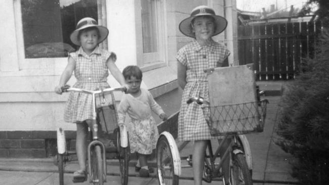 (L-r) Arnna, Grant and Jane Beaumont.