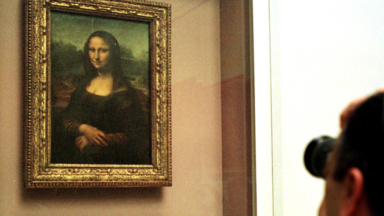 Beat crowd to Mona Lisa