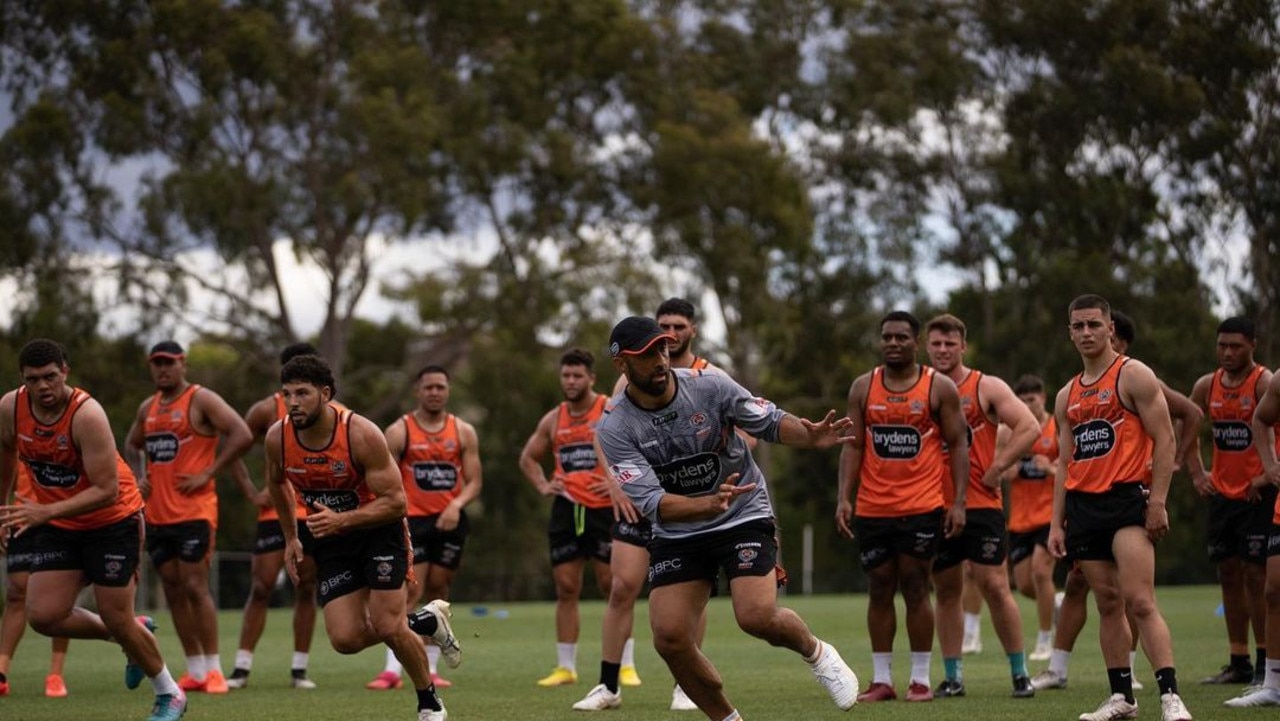 Wests Tigers 2022, Tigers' trio of Sheens, Marshall and Farah reunite to  rekindle 2005 magic