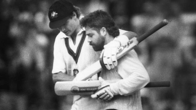 Jones with David Boon during the 1986 Adelaide Oval Ashes Test.